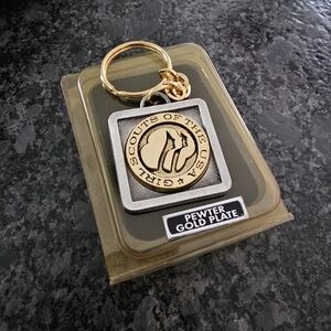 Girl Scouts Of The USA Keychain Charm Gold Plated‎ Pewter Vtg Htf